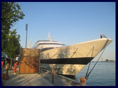 Navy Pier 37 - ferries and and other ships are leaving from the pier